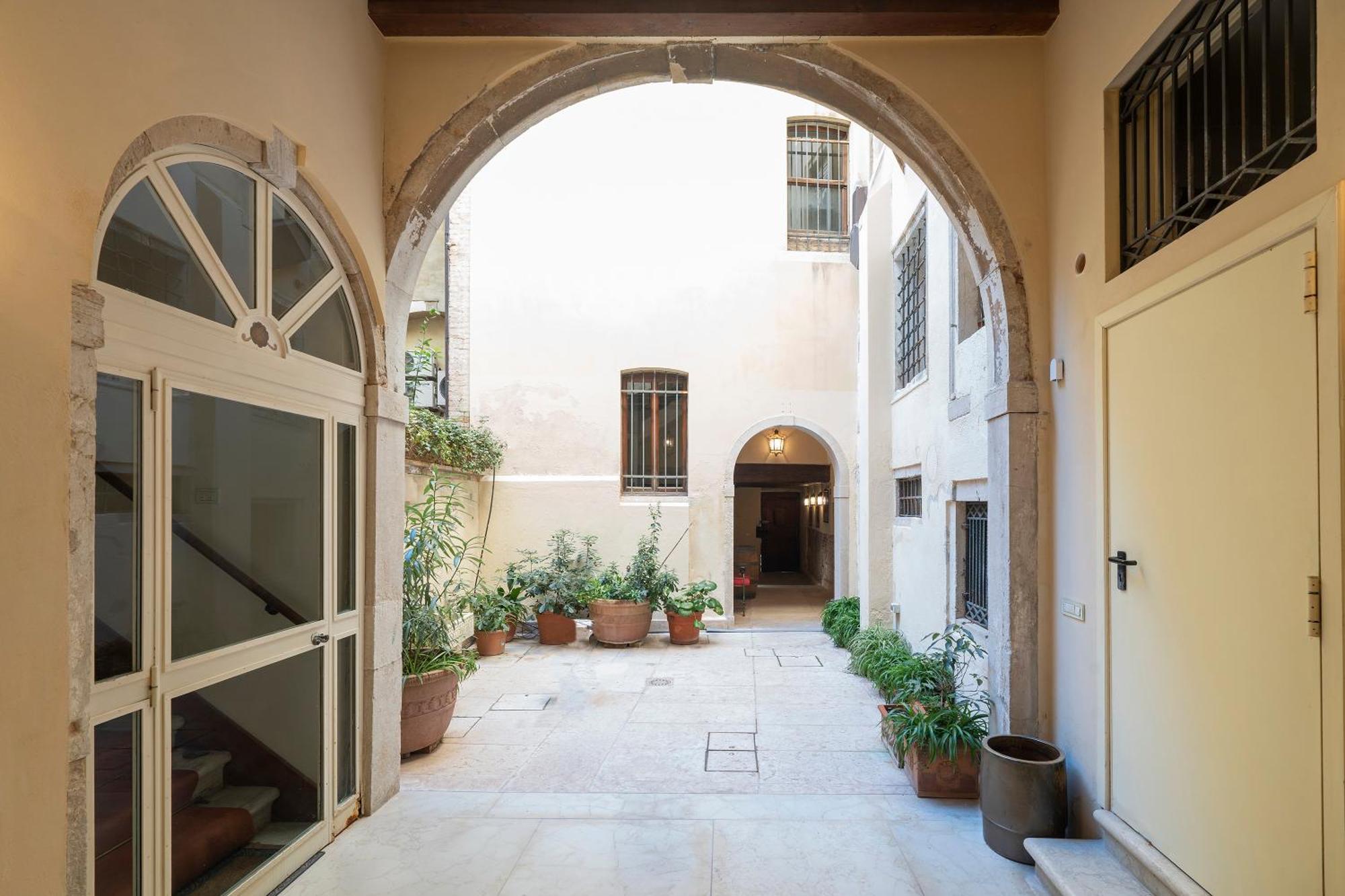 Fortuny3967 Suites&Wine Venedig Exterior foto